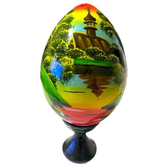 Vintage Black Russian Hand Painted Lacquer Wood Egg Church w/ Stand Signed - Picture 9 of 9